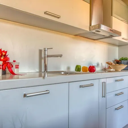 Beautiful Toni Ровиньско село